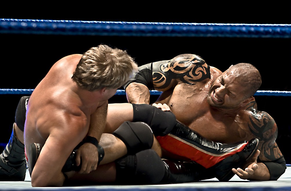 Batista_et_Chris_Jericho_-_Figure_four_leglock_(2)